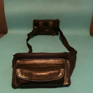Fanny pack with front eyeglass holder & bonus belt case
